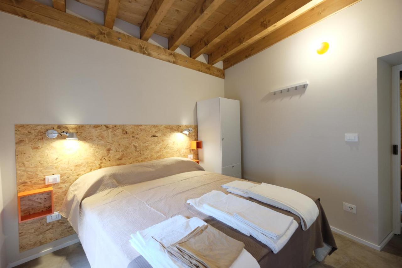 Domus Leydi Appartement Ivrea Buitenkant foto