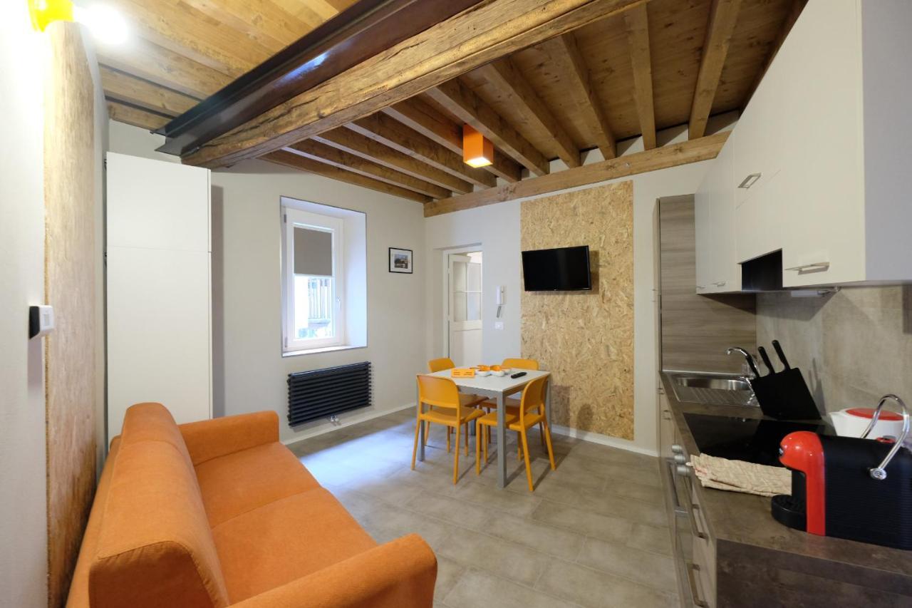 Domus Leydi Appartement Ivrea Buitenkant foto