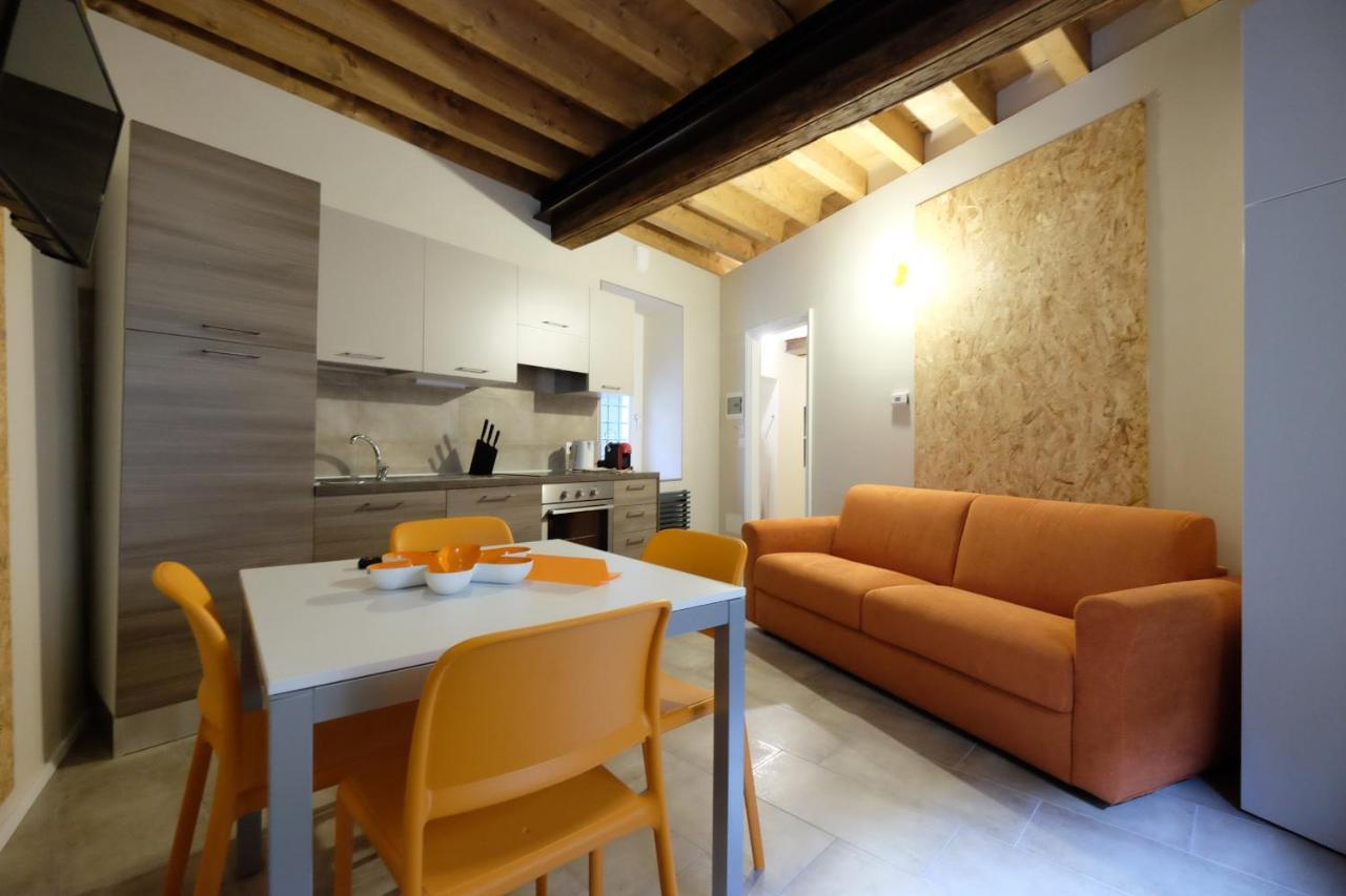 Domus Leydi Appartement Ivrea Buitenkant foto