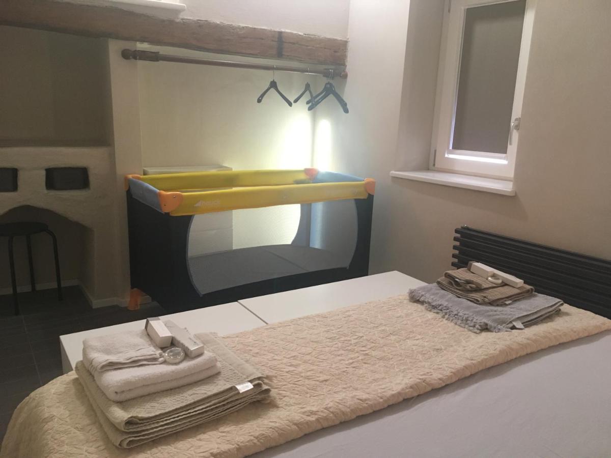 Domus Leydi Appartement Ivrea Buitenkant foto