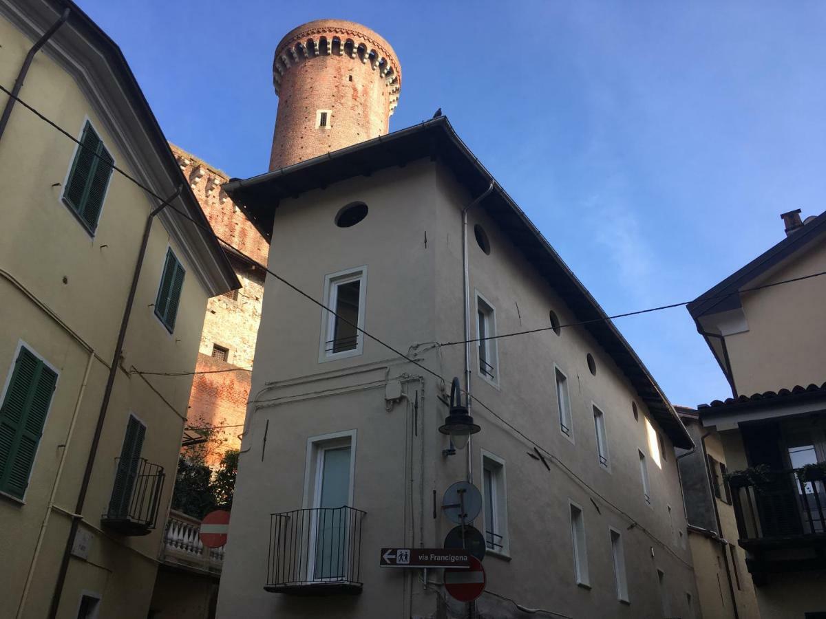 Domus Leydi Appartement Ivrea Buitenkant foto
