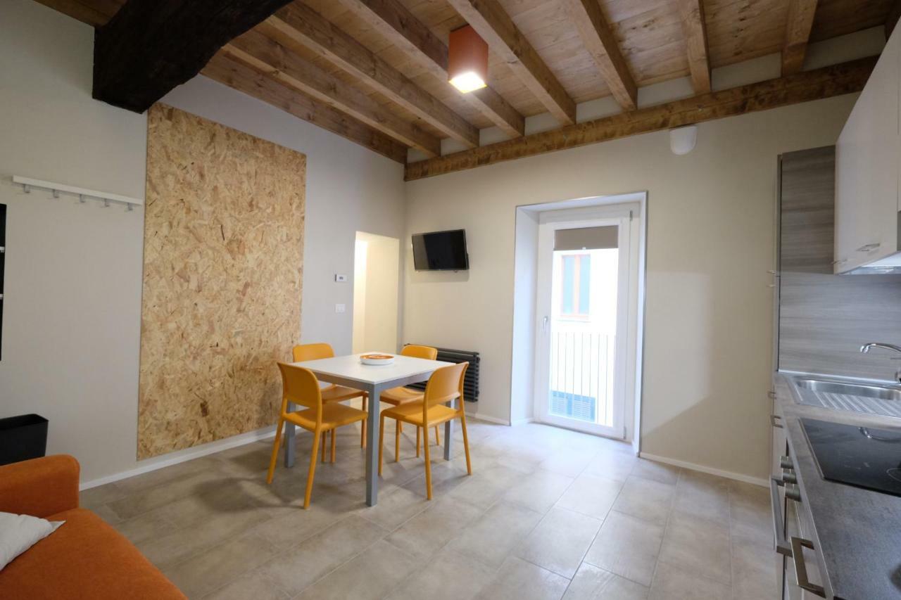 Domus Leydi Appartement Ivrea Buitenkant foto