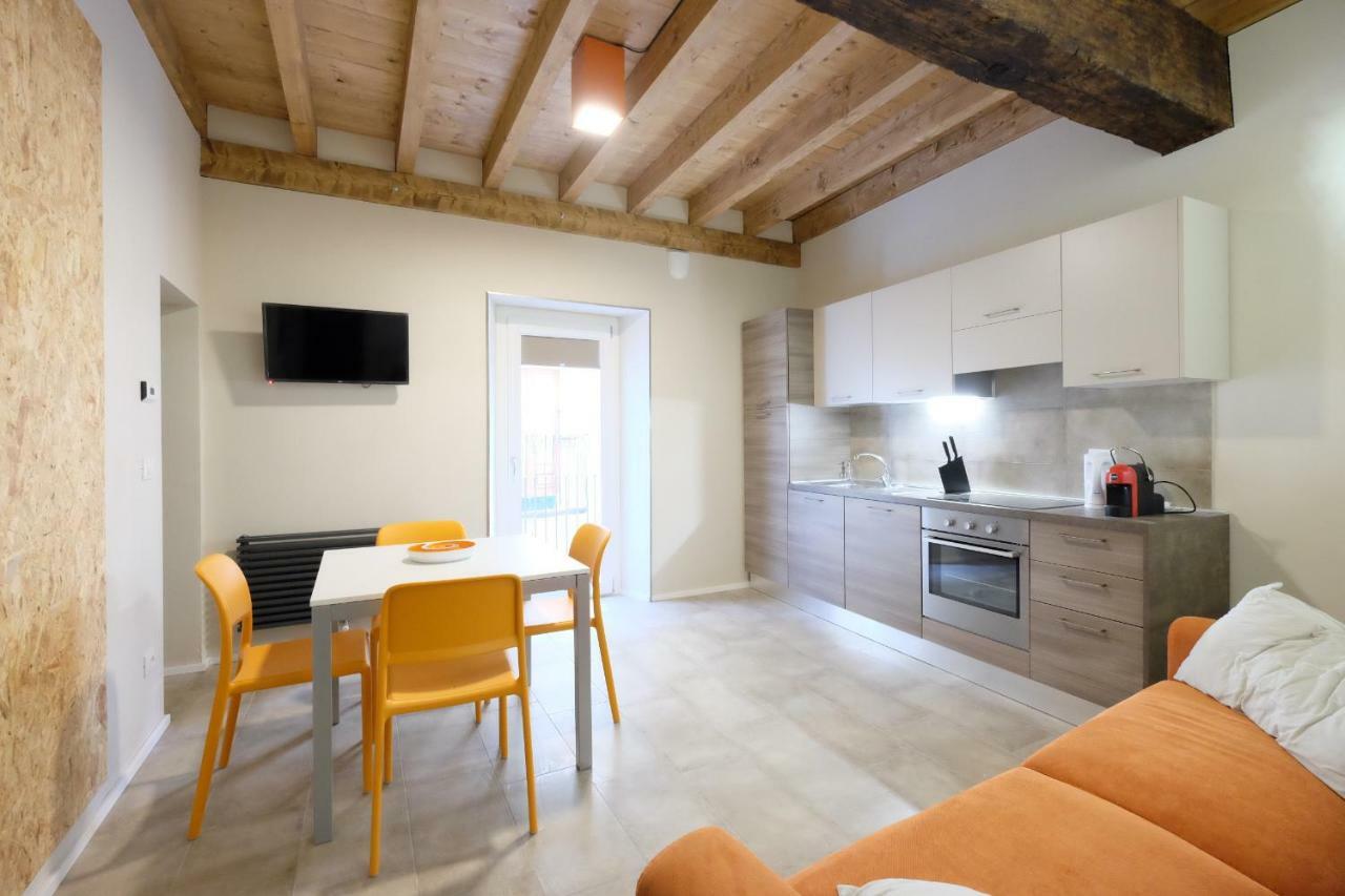 Domus Leydi Appartement Ivrea Buitenkant foto