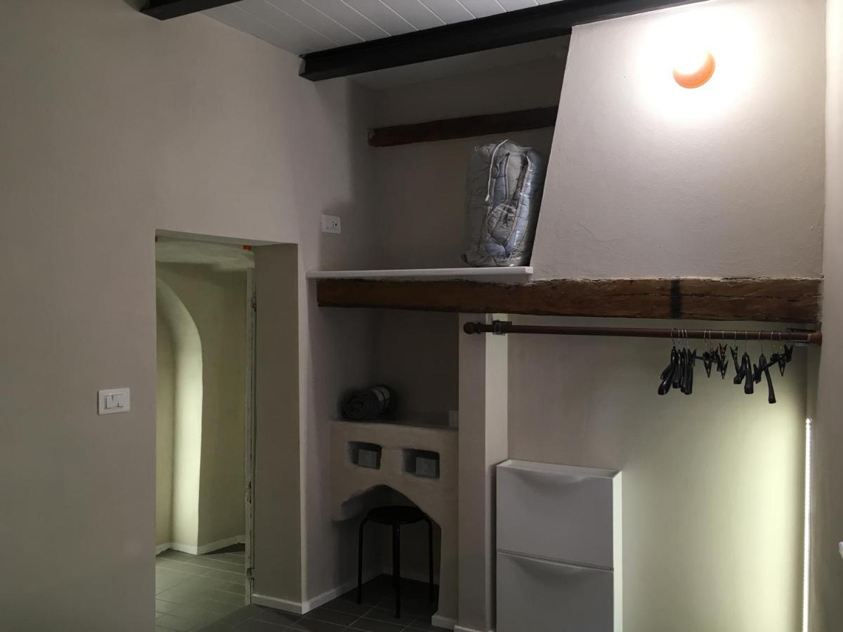 Domus Leydi Appartement Ivrea Buitenkant foto