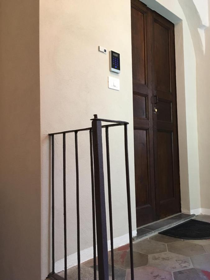 Domus Leydi Appartement Ivrea Buitenkant foto