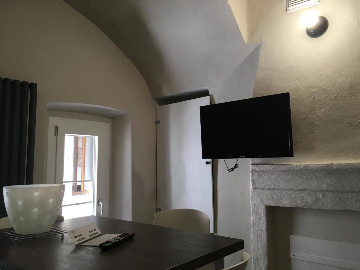 Domus Leydi Appartement Ivrea Buitenkant foto