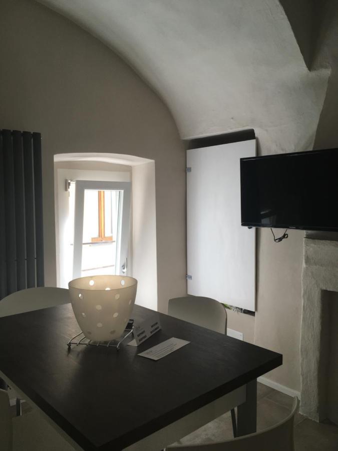 Domus Leydi Appartement Ivrea Buitenkant foto