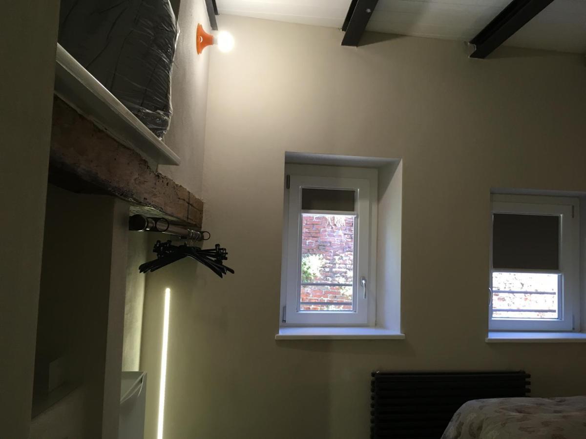 Domus Leydi Appartement Ivrea Buitenkant foto